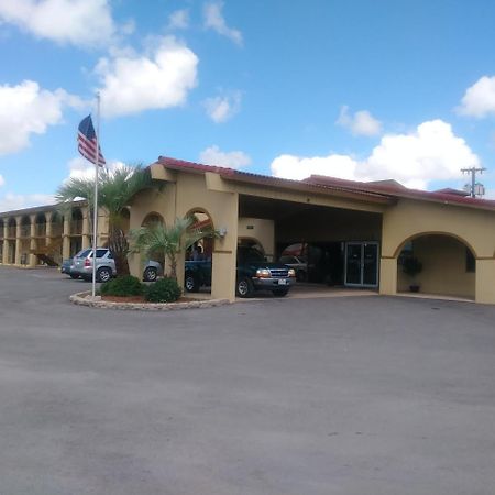 Days Inn By Wyndham San Antonio Lytle Exteriör bild